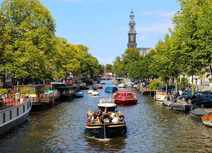 Амстердам запретит строительство отелей ради борьбы с массовым туризмом