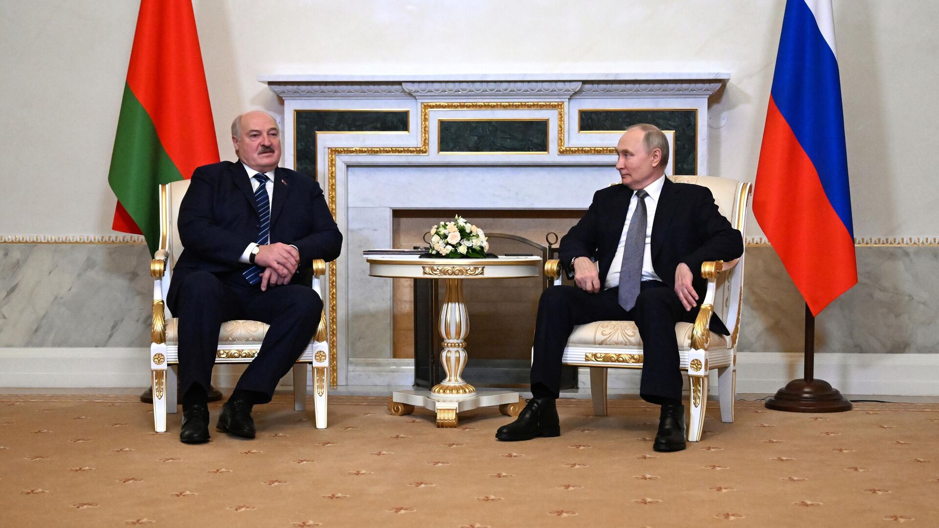 Лукашенко и Путин обсудят организацию использования ядерного оружия